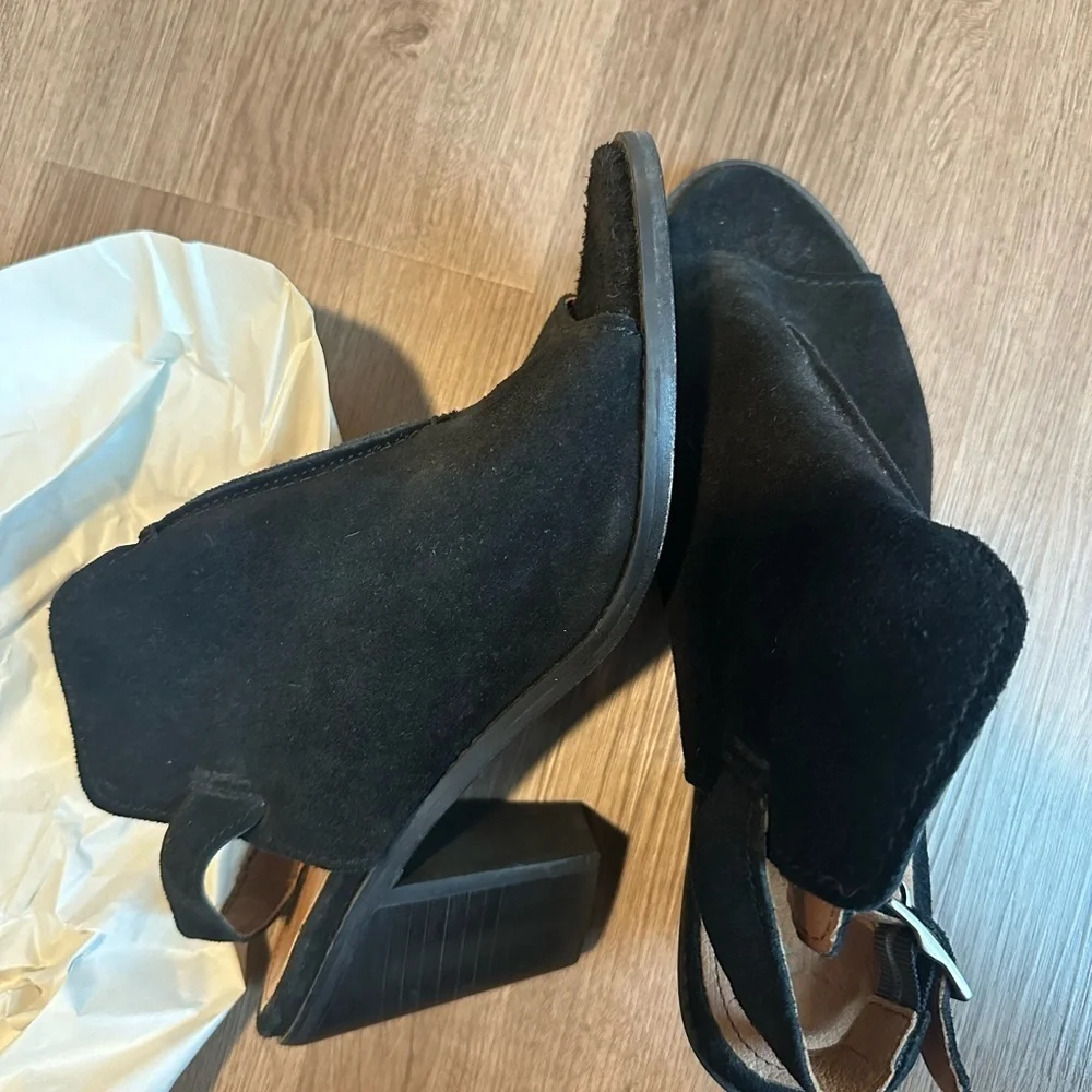 Frye Black Courtney Sling Black Suede
Peep Toe Heeled Sandal - Picture 11 of 14